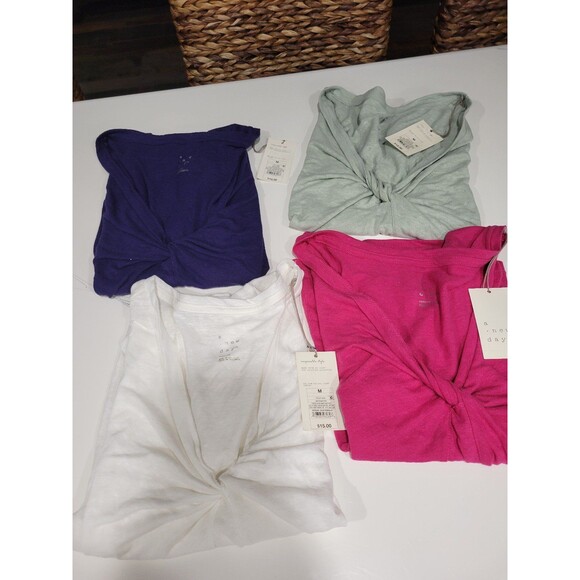 Set of 4 BRAND NEW shirts MEDIUM - Picture 2 of 12